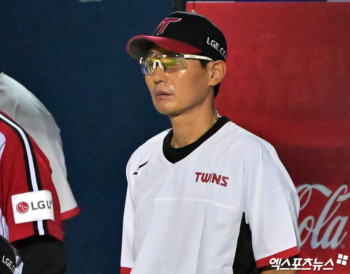 염경엽 감독이 이끄는 LG 트윈스가 19일 서울 잠실야구장에서 열리는 2025 신한 SOL Bank KBO리그 롯데 자이언츠와의 팀 간 12차전을 치른다. 사진 엑스포츠뉴스 DB