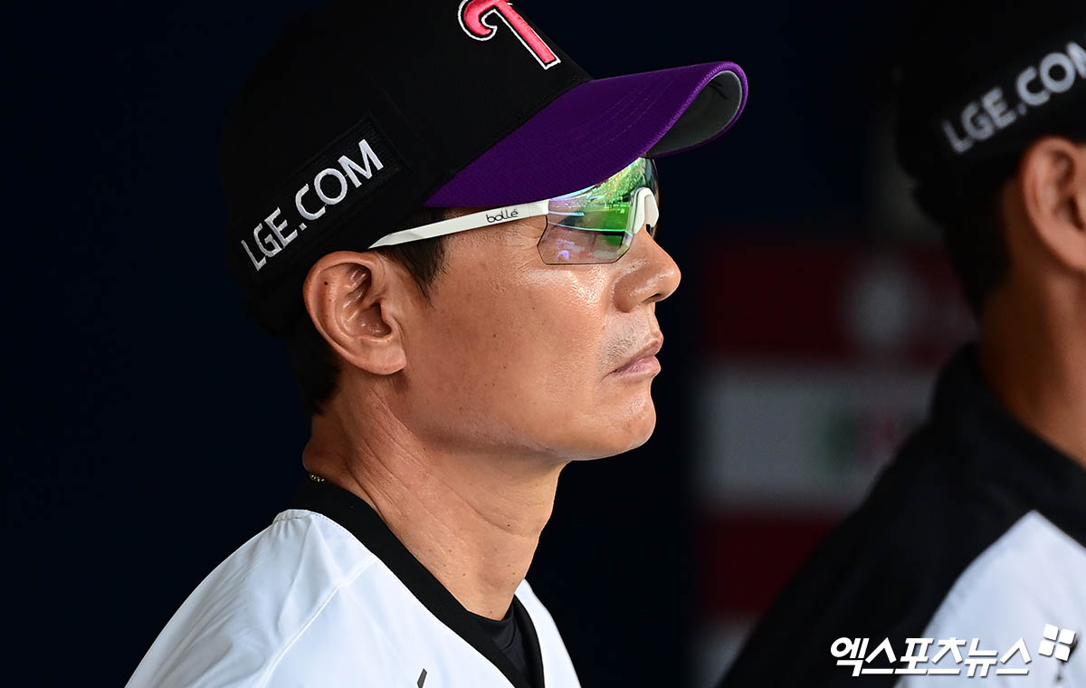 염경엽 감독이 이끄는 LG 트윈스가 19일 서울 잠실야구장에서 열리는 2025 신한 SOL Bank KBO리그 롯데 자이언츠와의 팀 간 12차전을 치른다. 사진 엑스포츠뉴스 DB
