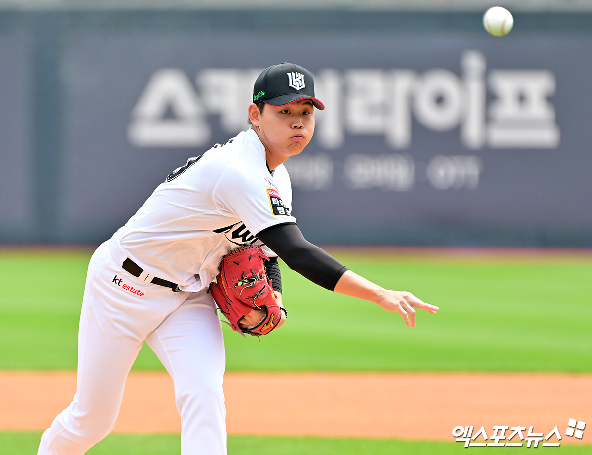 KT 위즈 투수 소형준이 올해 정규시즌 경기에 등판해 투구하고 있다. 엑스포츠뉴스 DB