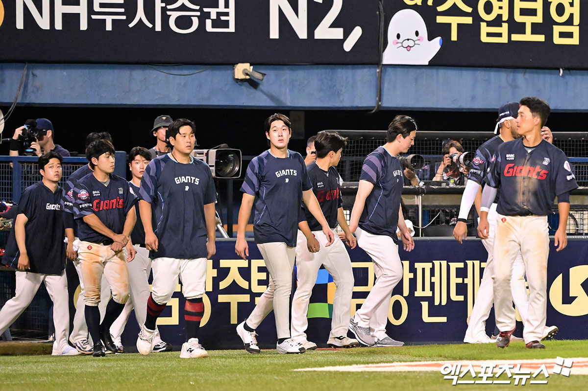 21일 오후 서울 송파구 잠실야구장에서 열린 '2025 신한 SOL Bank KBO리그' 롯데 자이언츠와 LG 트윈스의 경기, 롯데와 LG가 연장 11회끝에 6:6 무승부를 기록했다. 엑스포츠뉴스 잠실, 김한준 기자