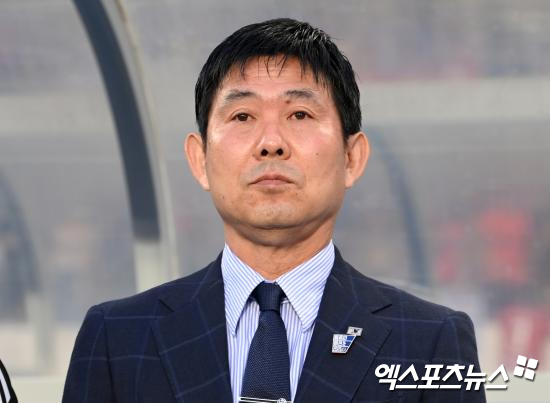 일본 매체 '스포니치 아넥스'를 비롯한 복수의 일본 매체들이 23일 보도를 통해 지바 시내에서 진행된 마에다 료이치 코치가 일본 대표팀의 롱스로인 도입 가능성이 있다고 전했다. 엑스포츠뉴스DB