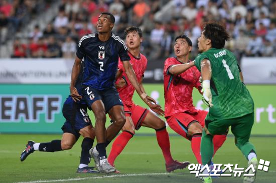 일본 매체 '스포니치 아넥스'를 비롯한 복수의 일본 매체들이 23일 보도를 통해 지바 시내에서 진행된 마에다 료이치 코치가 일본 대표팀의 롱스로인 도입 가능성이 있다고 전했다. 엑스포츠뉴스DB