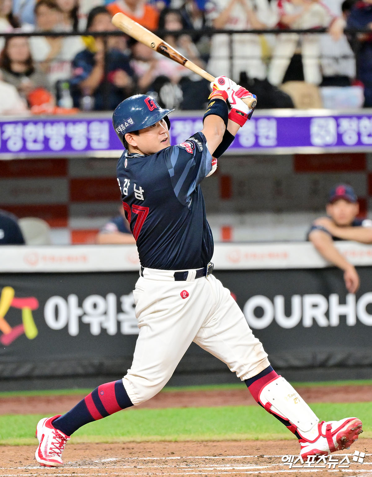 롯데 자이언츠 포수 유강남이 23일 창원NC파크에서 열리는 2025 신한 SOL Bank KBO리그 NC 다이노스와의 팀 간 13차전에 4번타자로 선발 라인업에 이름을 올렸다. 사진 엑스포츠뉴스 DB