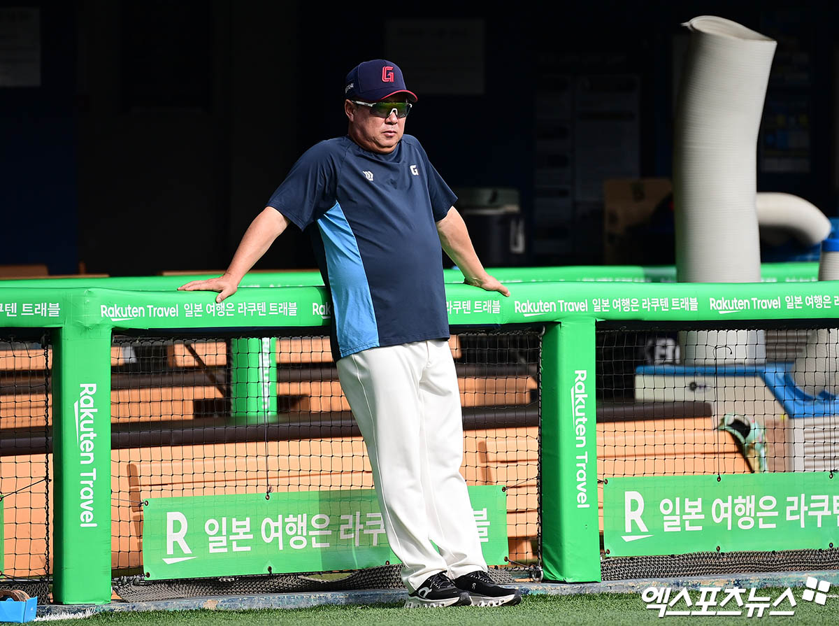 김태형 감독이 이끄는 롯데 자이언츠가 23일 창원NC파크에서 열리는 2025 신한 SOL Bank KBO리그 NC 다이노스와의 팀 간 13차전에서 11연패 탈출에 도전한다. 사진 엑스포츠뉴스 DB
