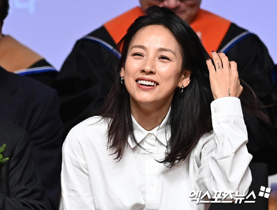 이효리가 새로운 출발을 알렸다.