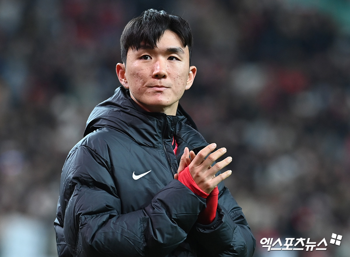 대한민국 축구 국가대표팀 핵심 미드필더 황인범이 부상으로 9월 A매치 미국 원정에 불참한다. 대한축구협회는 29일 황인범이 종아리 근육 부상으로 9월 미국 원정 소집 제외됐으며, 강원FC 미드필더 서민우를 대체 발탁했다고 알렸다. 엑스포츠뉴스DB