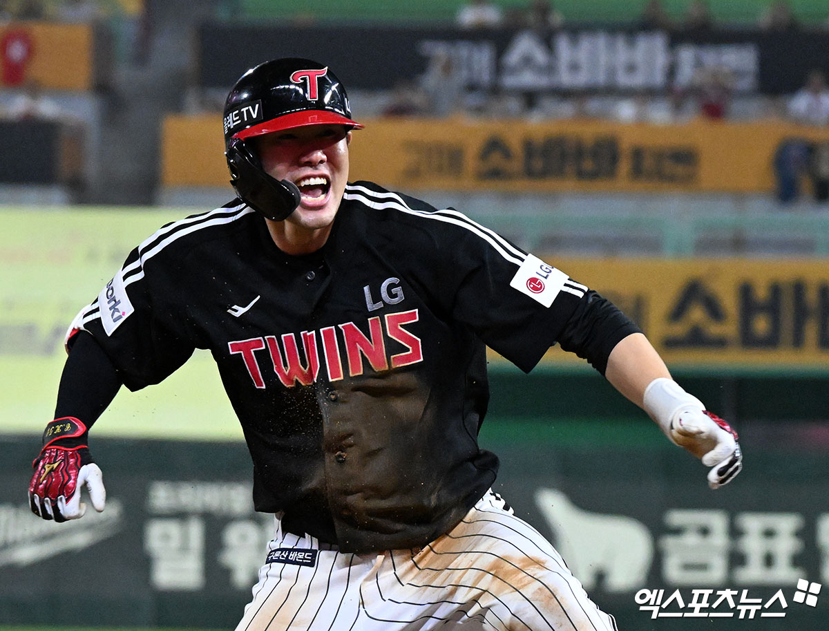 LG 트윈스 외야수 홍창기가 29일 서울 잠실야구장에서 열리는 2025 신한 SOL Bank KBO리그 키움 히어로즈와의 팀 간 13차전에 앞서 선수단에 합류, 1군 복귀 전까지 동행하면서 재활 프로그램을 소화할 예정이다. 사진 엑스포츠뉴스 DB