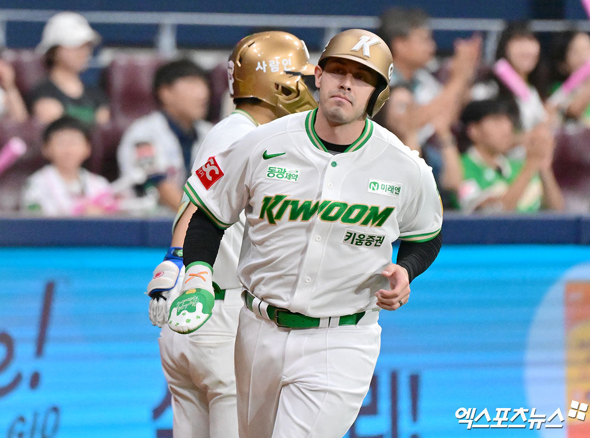 키움 히어로즈 외국인 타자 루벤 카디네스가 31일 서울 잠실야구장에서 열린 2025 신한 SOL Bank KBO리그 LG 트윈스와의 팀 간 15차전에 결장했다. 사진 엑스포츠뉴스 DB