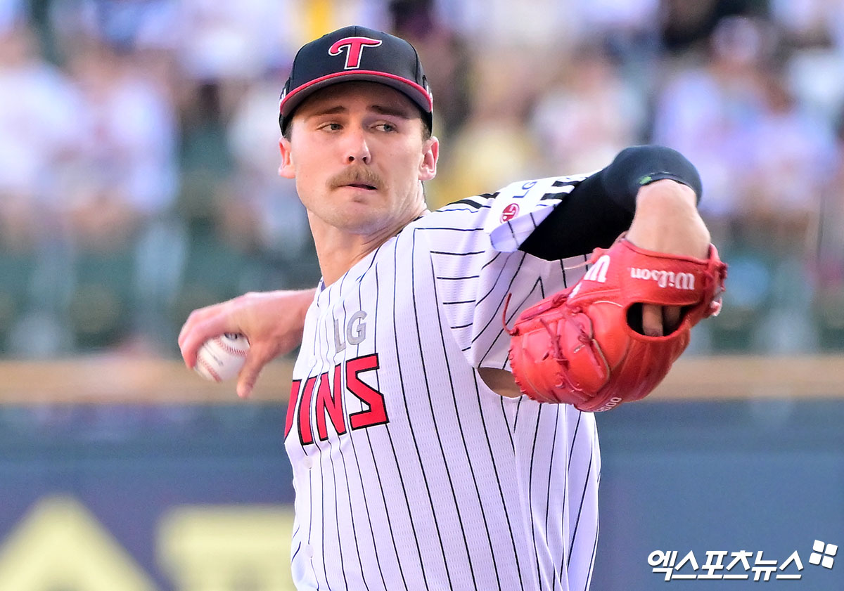 지난 8월 LG 트윈스 합류 후 4차례 선발등판에서 4승 무패 평균자책점 0.36으로 맹활약을 펼친 앤더슨 톨허스트. 사진 엑스포츠뉴스 DB