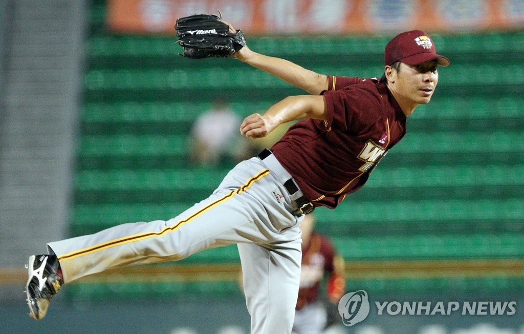 2008시즌 KBO리그 우리 히어로즈에서 뛰었던 다카쓰 신고 야쿠르트 스왈로스 감독. 사진 연합뉴스