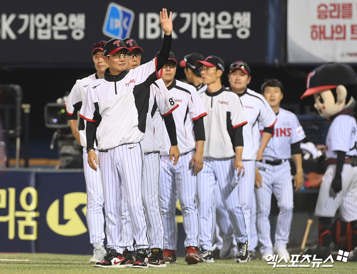 염경엽 감독이 이끄는 LG 트윈스가 2025시즌 후반기 시작 후 8월까지 28승8패1무, 승률 0.778로 호성적을 거두면서 1위 자리를 탈환했다. 사진 엑스포츠뉴스 DB