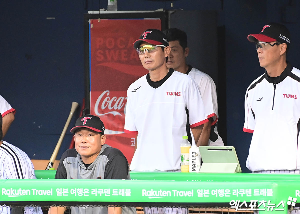 염경엽 감독이 이끄는 LG 트윈스가 2일 서울 잠실야구장에서 열린 2025 신한 SOL Bank KBO리그 롯데 자이언츠와의 팀 간 15차전에서 승리했다. 사진 박지영 기자