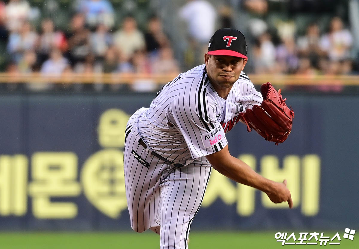 LG 트윈스 외국인 투수 요니 치리노스가 2일 서울 잠실야구장에서 열린 2025 신한 SOL Bank KBO리그 롯데 자이언츠와의 팀 간 15차전에 선발등판, 7이닝 무실점을 기록했다. 사진 박지영 기자