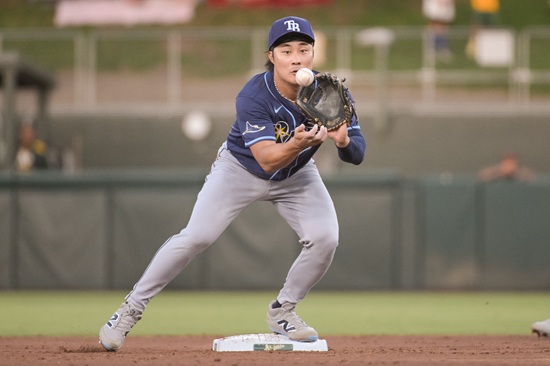 웨이버 공시를 통해 탬파베이 레이스에서 애틀란타 브레이브스로 전격 이적한 내야수 김하성이 3일 시카고 컵스전에서 곧장 애틀란타 데뷔전을 치른다. 김하성은 일본 좌완 투수 이마나가 쇼타와 메이저리그 첫 맞대결로 미니 한일전까지 치를 예정이다. 연합뉴스