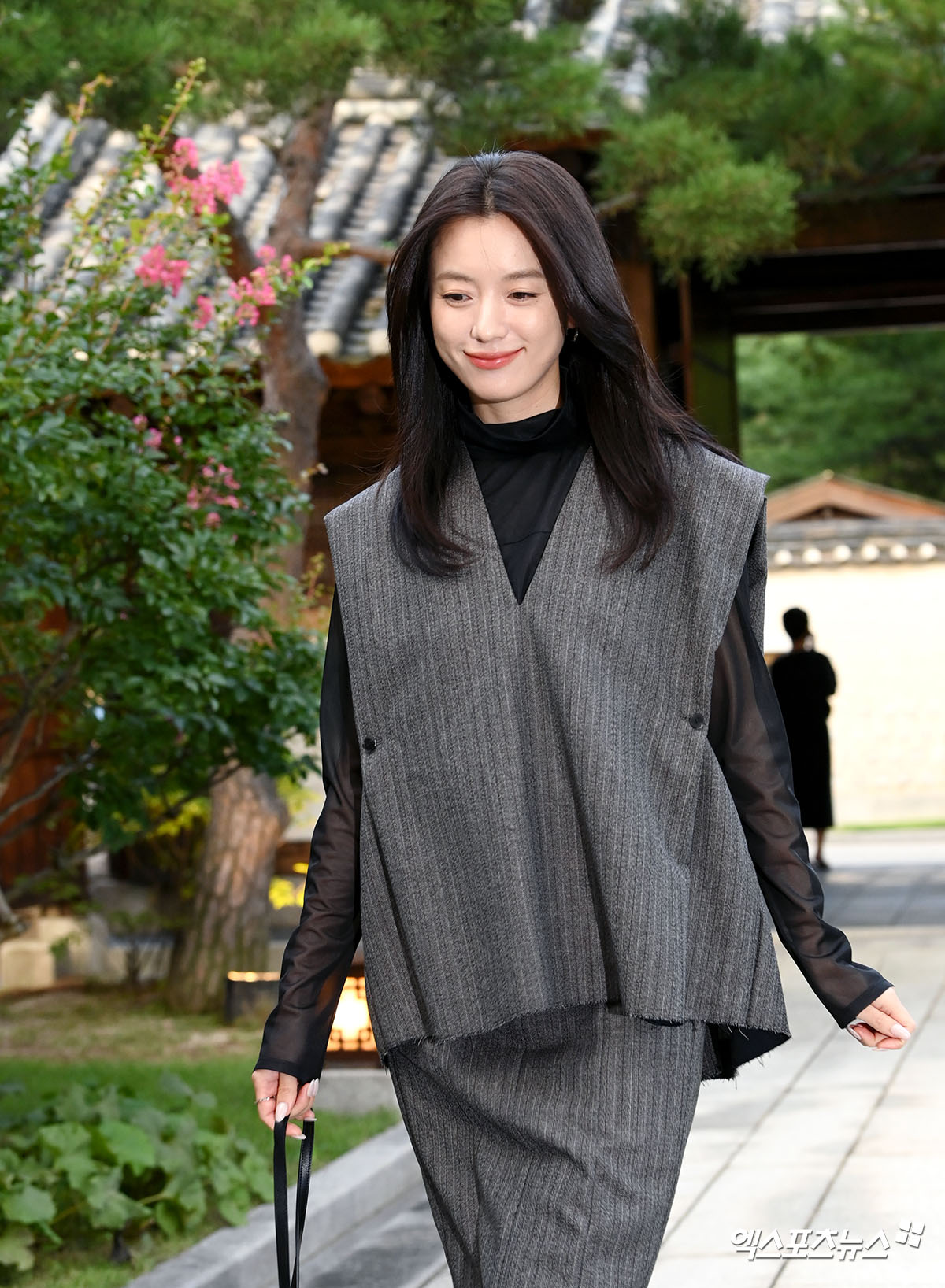 한효주 '모던 시크 입었어요~'