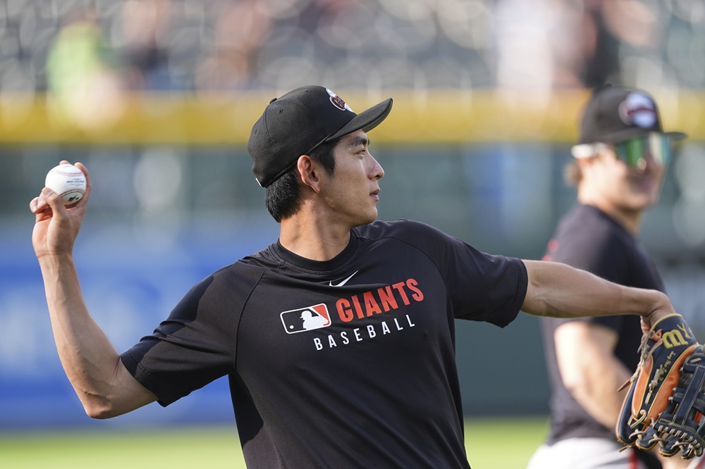 미국 메이저리그 샌프란시스코 자이언츠의 이정후가 6일(한국시간) 미국 미주리주 세인트루이스의 부시스타디움에서 열린 2025 메이저리그 세인트루이스 카디널스와의 원정 경기에 6번타자 겸 중견수로 선발출전, 5타수 4안타 1타점 2득점을 기록했다. 사진 연합뉴스