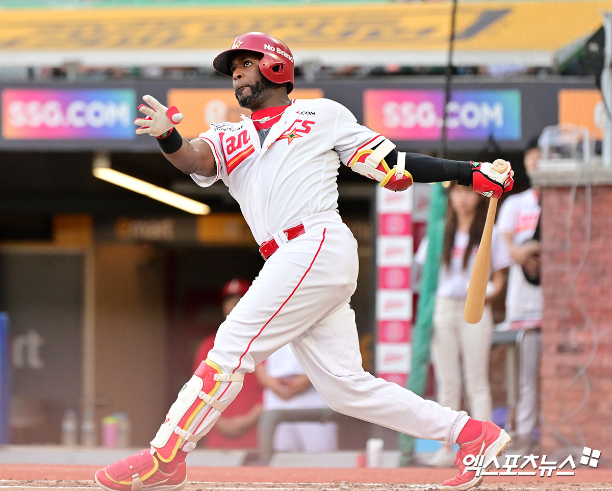 SSG 랜더스 외국인 타자 기예르모 에레디아가 아내의 출산을 지켜보기 위해 오는 8일부터 12일까지 미국으로 출산 휴가를 떠난다. 사진 엑스포츠뉴스 DB