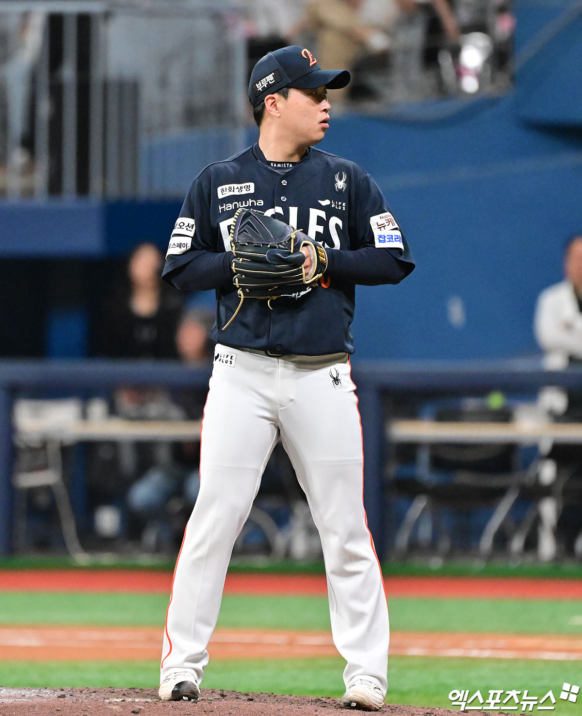 지난 9월 9일 롯데 자이언츠전에서 타구에 맞았던 한화 이글스 우완 김종수가 다행히 큰 부상을 피했다. 사진 엑스포츠뉴스 DB