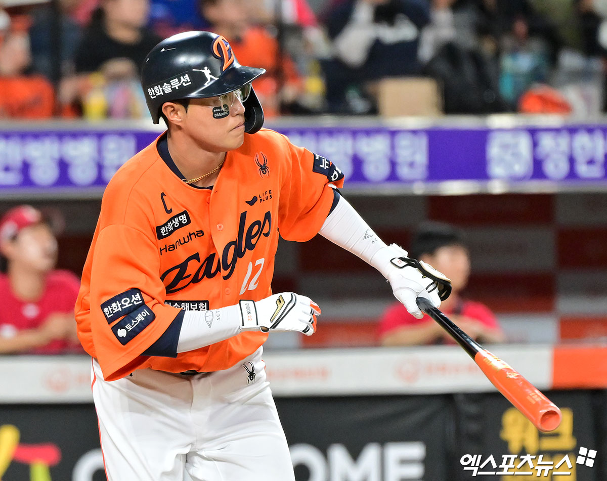 한화 이글스 캡틴 채은성이 10일 부산 사직야구장에서 열린 2025 신한 SOL Bank KBO리그 롯데 자이언츠와의 팀 간 15차전에서 1회초 1타점 적시타를 기록, 팀 대승에 힘을 보탰다. 사진 엑스포츠뉴스 DB