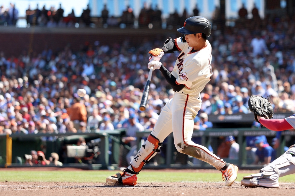 샌프란시스코 자이언츠 외야수 이정후가 11일 미국 캘리포니아주 샌프란시스코의 오라클파크에서 열린 2025 미국 메이저리그 애리조나 다이아몬드백스와의 홈경기에 7번타자 겸 중견수로 선발 출전해 4타수 무안타 1타점을 기록했다. 이정후의 시즌 타율은 0.271에서 0.269로 하락했다. AFP 연합뉴스