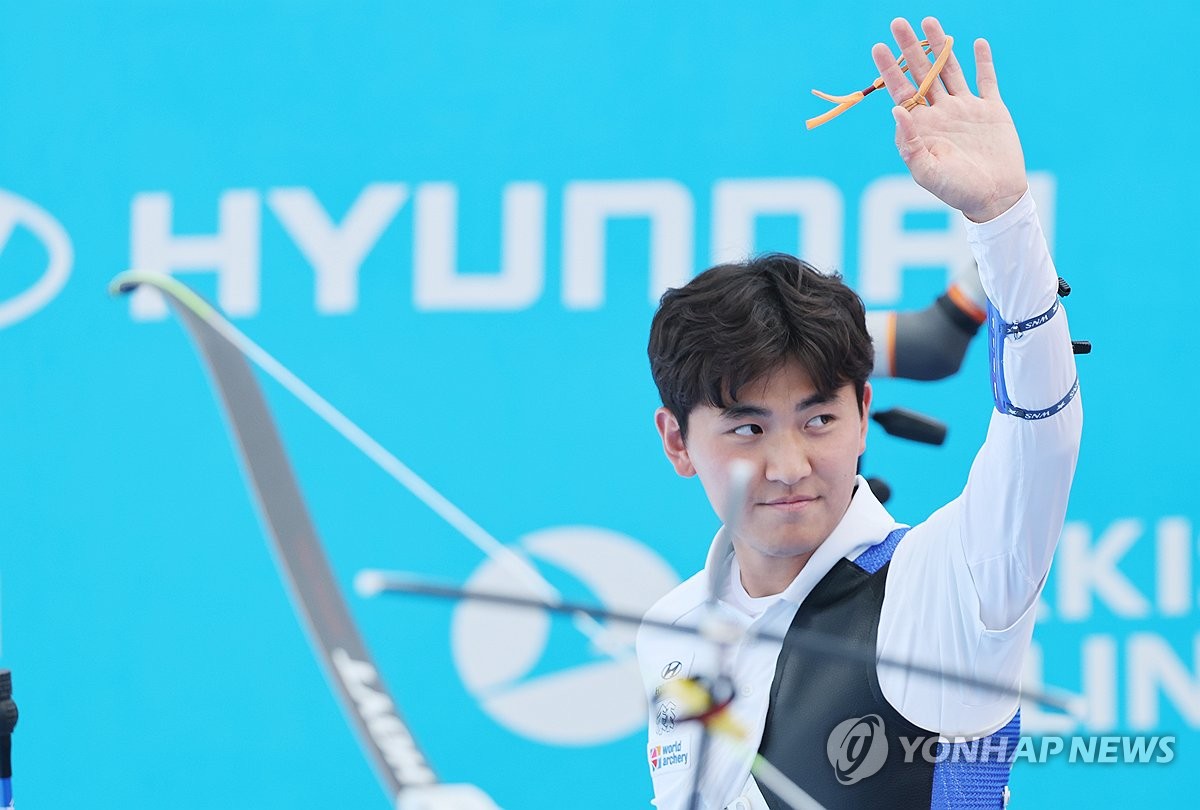 김제덕이 11일 광주 5.18 민주광장 특설 경기장에서 진행된 대회 7일차 리커브 남자 개인전 동메달 결정전에 진출해 마테오 보르사니(이탈리아)에게 7-3(29-29,30-29,28-27,28-30,29-28)으로 승리하면서 동메달을 차지했다. 연합뉴스