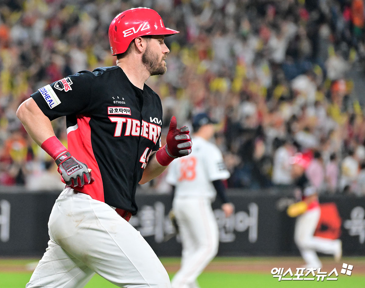 KIA 타이거즈 외국인 타자 패트릭 위즈덤이 허리 통증을 털어내고 11일 롯데 자이언츠와의 홈경기에서 대타 출전할 예정이다. 엑스포츠뉴스DB