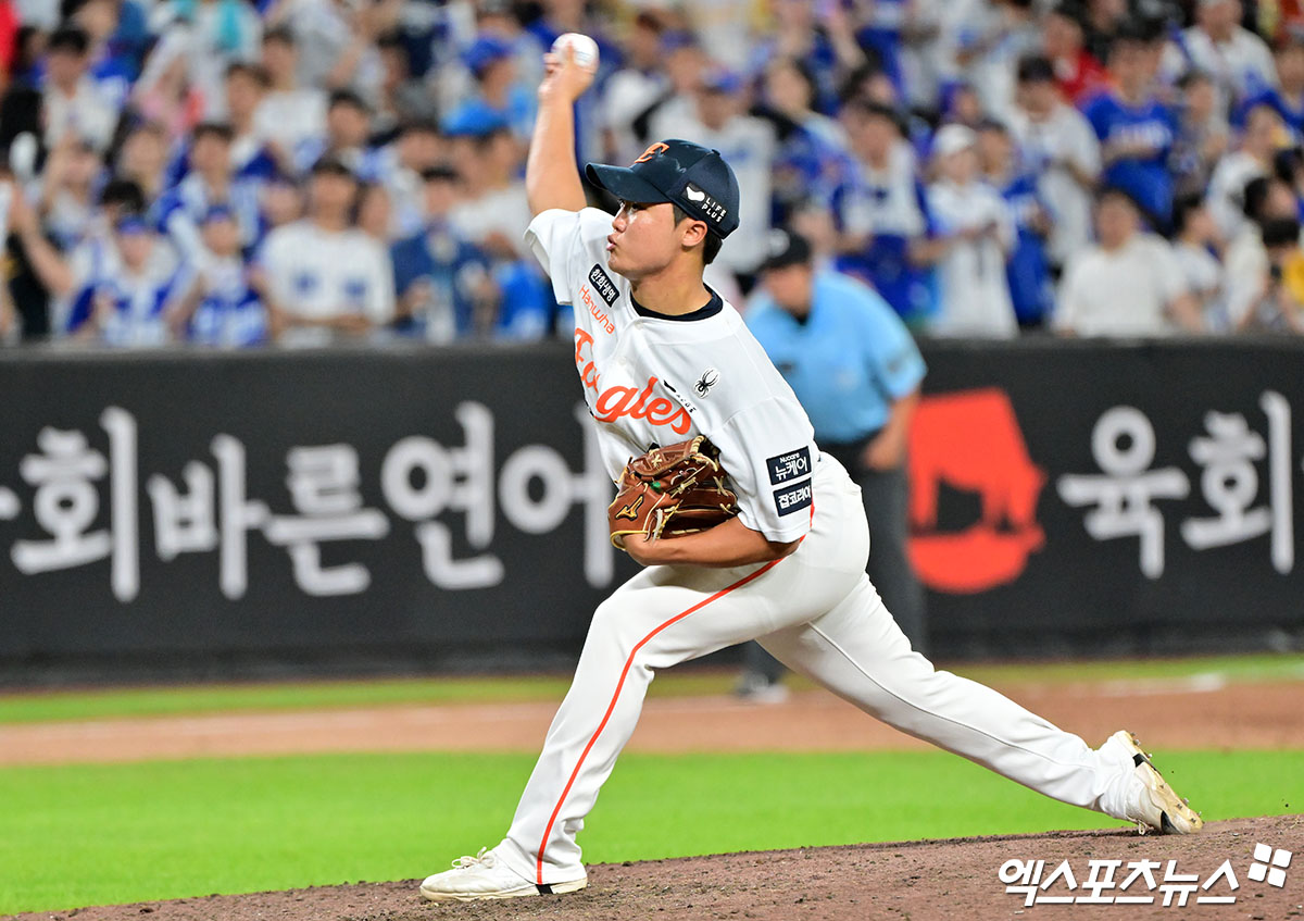 한화 이글스 우완 루키 정우주가 오는 15일 키움 히어로즈와의 대전 홈 경기에서 프로 데뷔 첫 선발투수로 나선다. 사진 엑스포츠뉴스 DB