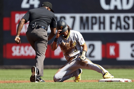 피츠버그는 16일(한국시간) 미국 펜실베이니아주 피츠버그 PNC 파크에서 열린 2025 메이저리그(MLB) 시카고 컵스와 홈경기를 앞두고 외야수 배지환을 마이너리그 트리플A로 강등시켰다. 배지환은 지난 8일 콜업된 뒤 6경기 출전에서 9타수 무안타 4볼넷 2도루를 기록했다. AP 연합뉴스