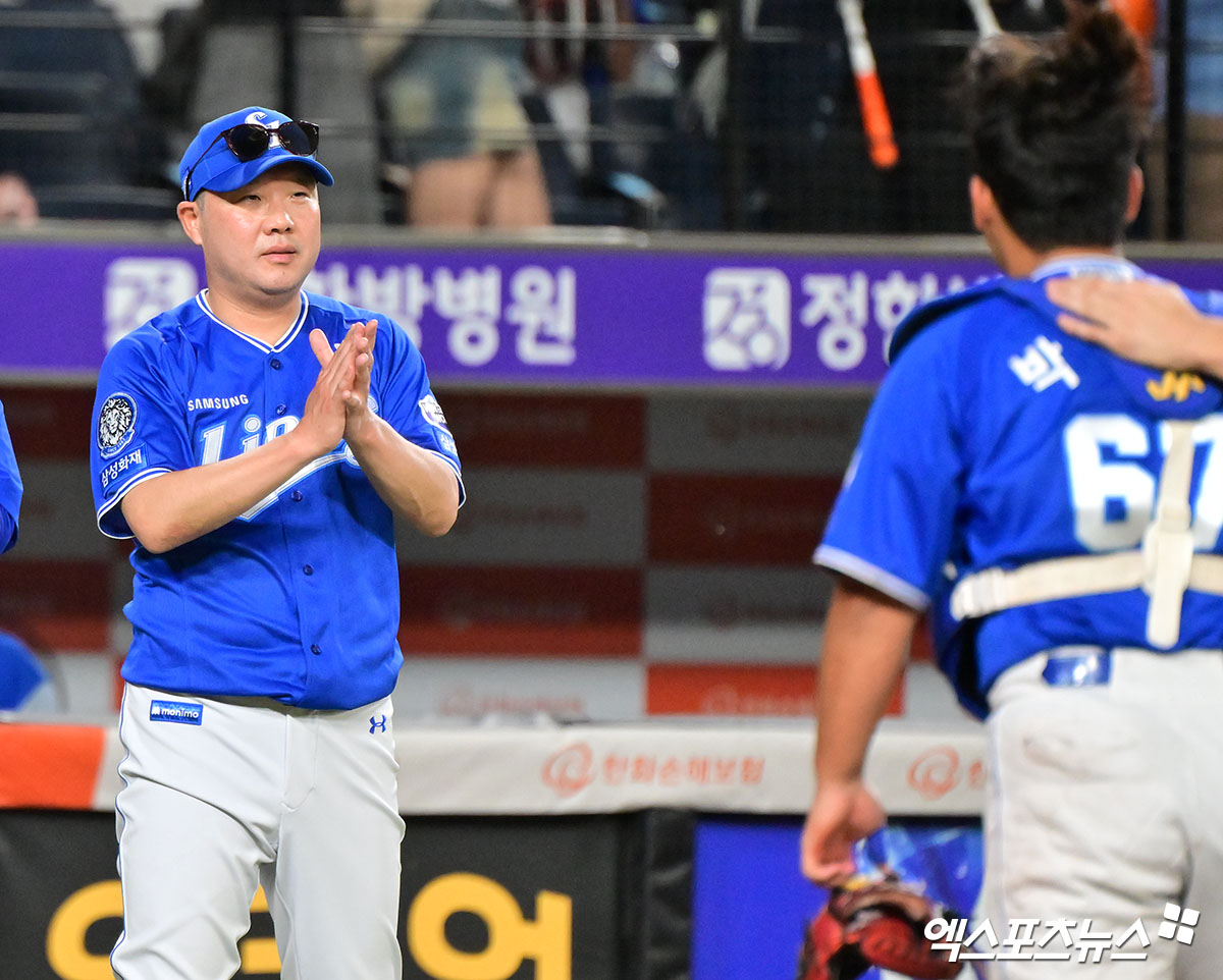 박진만 감독이 이끄는 삼성 라이온즈가 16일 대구 삼성라이온즈파크에서 열리는 2025 신한 SOL Bank KBO리그 롯데 자이언츠와의 팀 간 14차전에서 5위 수성에 도전한다. 사진 엑스포츠뉴스 DB