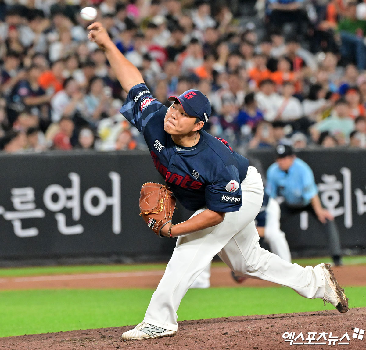 롯데 자이언츠 우완 영건 박진이 16일 대구 삼성라이온즈파크에서 열린 2025 신한 SOL Bank KBO리그 삼성 라이온즈와의 팀 간 14차전에 선발등판, 3이닝 2실점을 기록했다. 사진 엑스포츠뉴스 DB