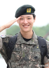 '드라우닝 걔' 우즈, 군대서 '역주행 대박' 나더니…전역 후 첫 컴백