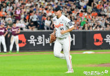 본인이 많이 느꼈을 거예요…김경문 감독, '데뷔 첫 선발' 정우주에게 전한 메시지는? [광주 현장]