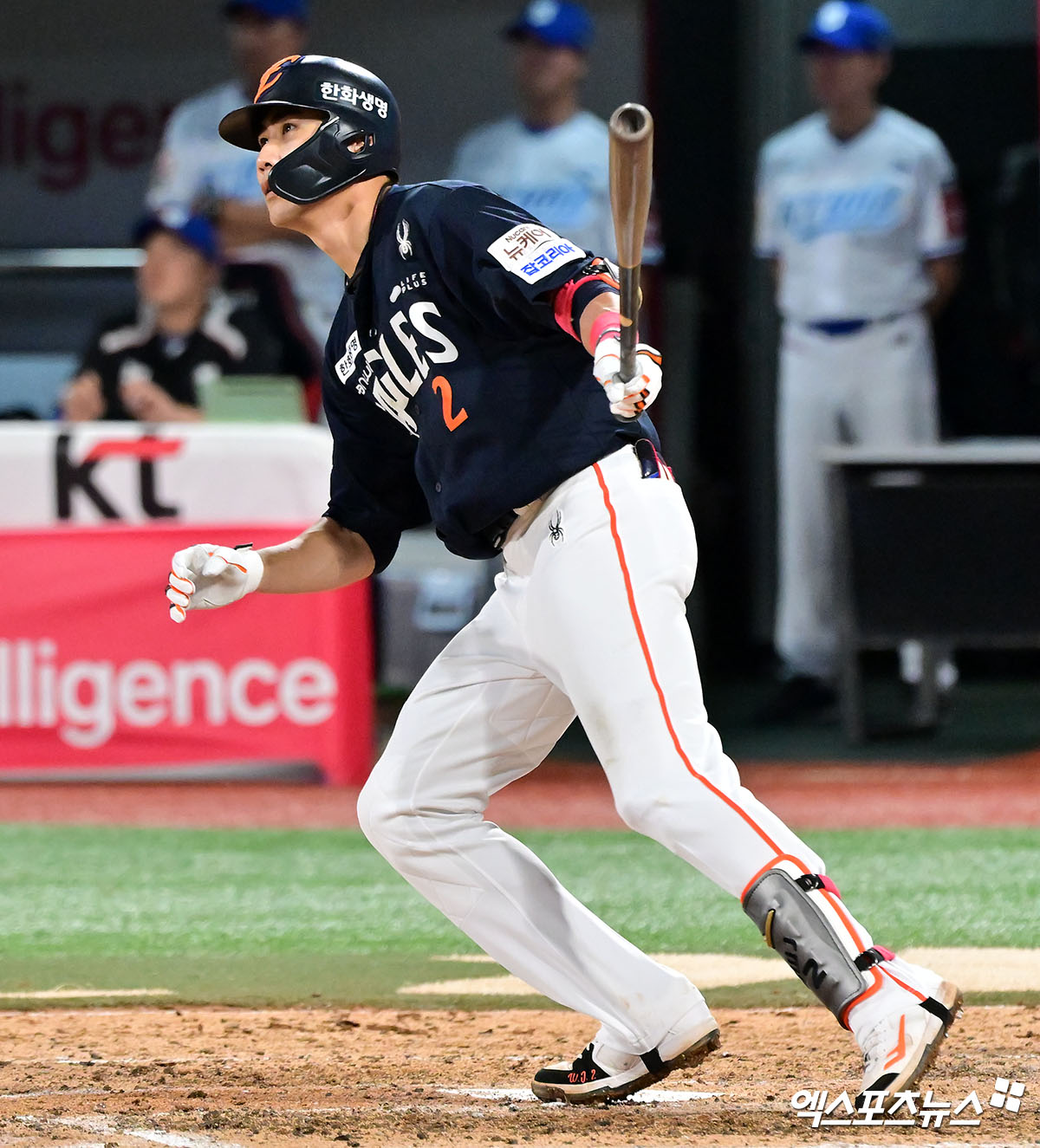 18일 오후 수원KT위즈파크에서 열린 '2025 신한 SOL Bank KBO리그' 한화 이글스와 KT 위즈의 경기, 9회초 2사 한화 심우준이 2루타를 날리고 있다. 엑스포츠뉴스 DB