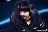 '시작부터 난타전'…DK, 치열한 교전 끝에 1세트 BFX 제압 (LCK)