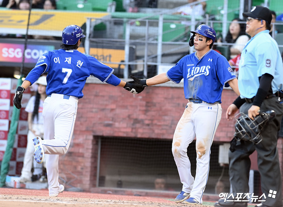 삼성 라이온즈 내야수 이재현(왼쪽)과 김영웅. 사진 엑스포츠뉴스 DB