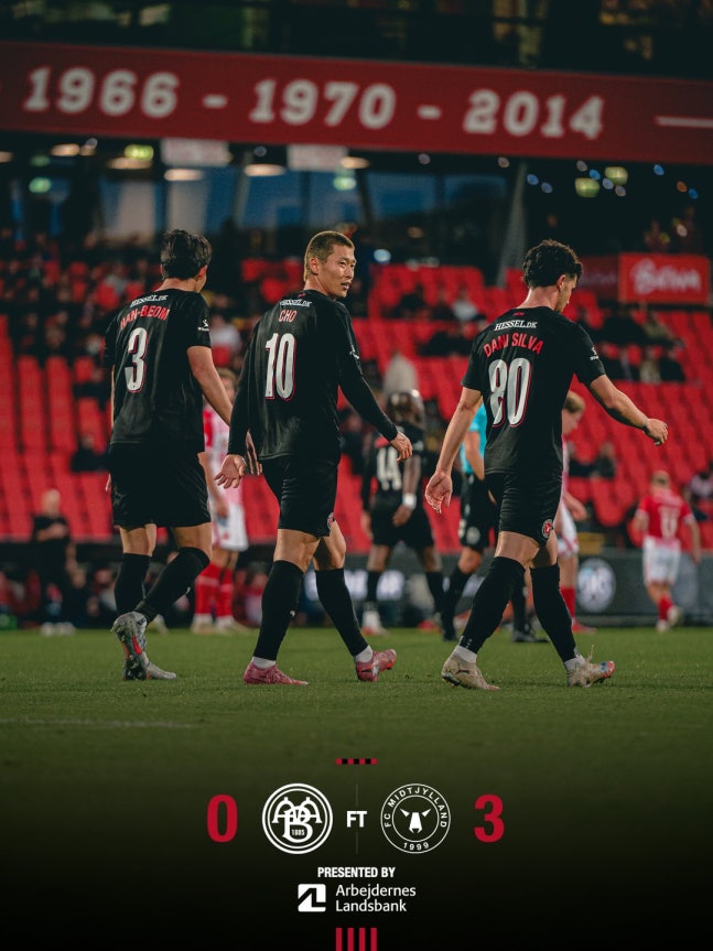 그야말로 인간승리다. 무릎 수술 이후 합병증을 극복하고 돌아온 조규성이 494일 만에 복귀포를 터트렸다. 길고 길었던 조규성의 침묵이 마침내 깨졌다. 무릎 수술을 받은 뒤 재활 기간만 1년이 넘으면서 선수 커리어 위기에 봉착했으나, 끝까지 이를 악물고 버틴 조규성은 지난달 그라운드에 돌아온 지 약 한 달 만에 골까지 기록하며 부활의 신호탄을 쐈다. 사진 미트윌란