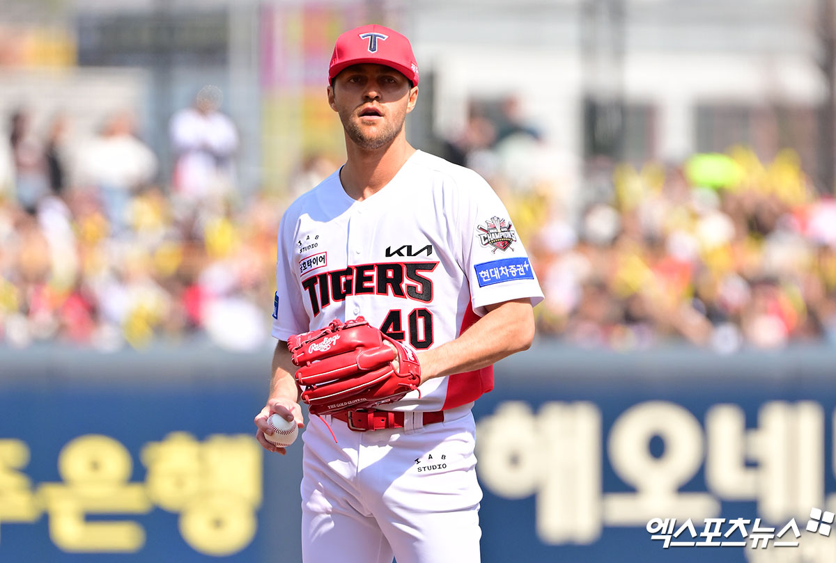 22일 오후 광주기아챔피언스필드에서 열린 '2025 신한 SOL Bank KBO리그' NC 다이노스와 KIA 타이거즈의 개막전 경기, 1회초 KIA 선발투수 네일이 공을 힘차게 던지고 있다. 엑스포츠뉴스 DB