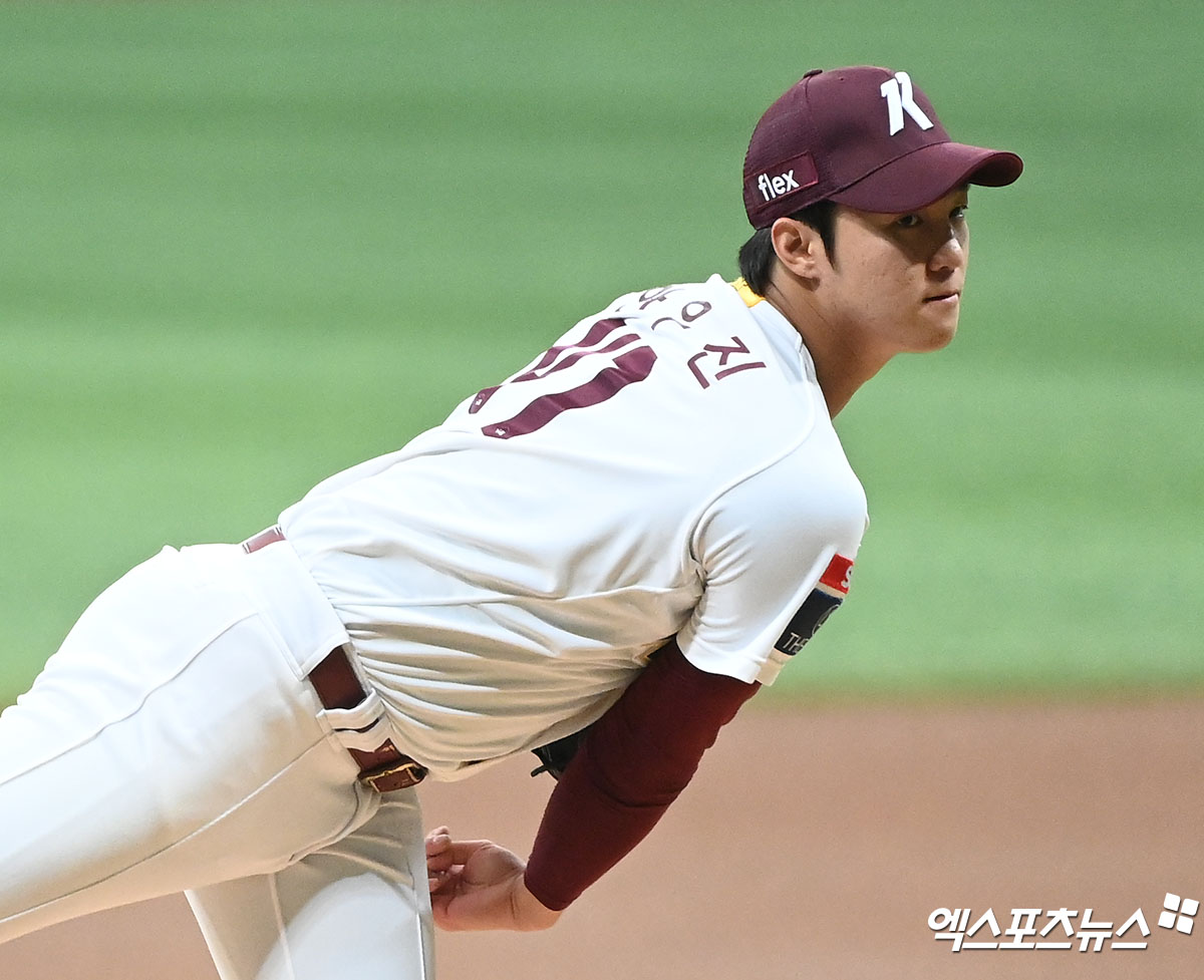 키움 히어로즈 안우진이 18일 서울 잠실야구장에서 열리는 2025 신한 SOL Bank KBO리그 두산 베어스와 원정경기를 앞두고 1군 엔트리에 등록됐다. 엑스포츠뉴스 DB