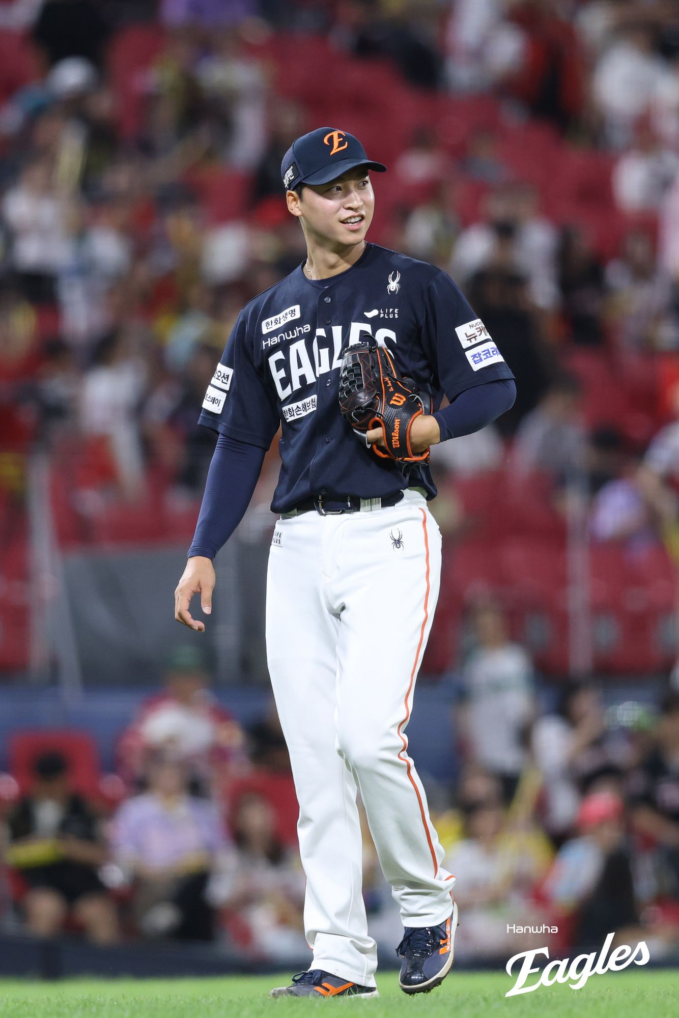 18일 오후 광주-KIA챔피언스필드에서 열린 '2025 신한 SOL Bank KBO리그' 한화 이글스와 KIA 타이거즈의 경기, 한화가 4:3으로 승리하면서 4연승을 달렸다. 한화 투수 엄상백은 1⅔이닝 1피안타 무사사구 1탈삼진 무실점을 기록했다. 한화 이글스