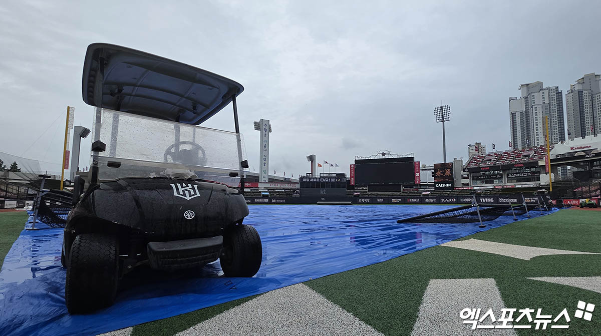 한화와 KT는 19일 수원케이티위즈파크에서 2025 신한 SOL Bank KBO리그 팀 간 15차전을 치를 예정이었으나 경기 개시를 앞두고 내린 비로 결국 경기가 취소됐다. 이날 취소된 경기는 추후 편성될 예정이다. 엑스포츠뉴스DB