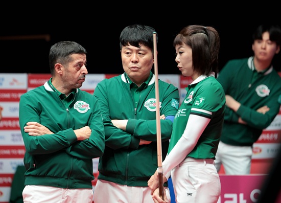 하나카드 무라트나지초클루, 김병호, 김가영. PBA