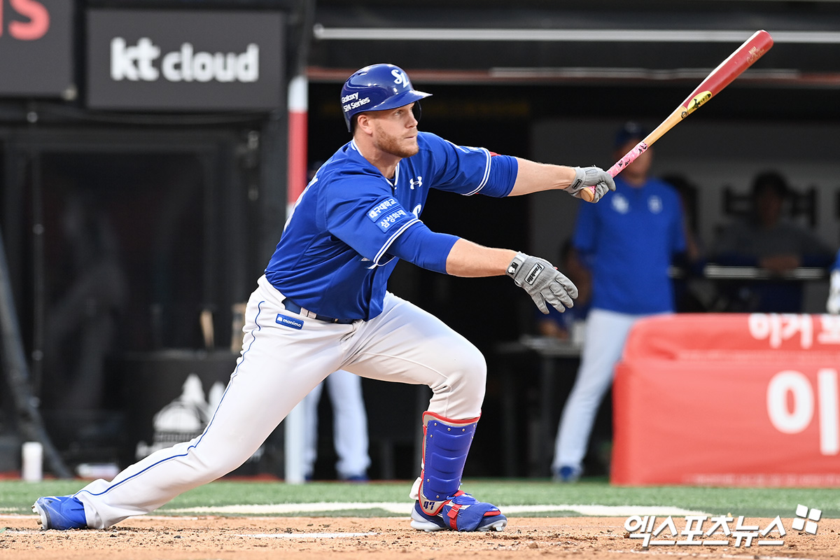 지난해 6월 28일 오후 수원KT위즈파크에서 열린 '2024 신한 SOL뱅크 KBO리그' 삼성 라이온즈와 KT 위즈의 경기, 4회초 삼성 맥키넌이 안타를 날리고 있다. 엑스포츠뉴스 DB