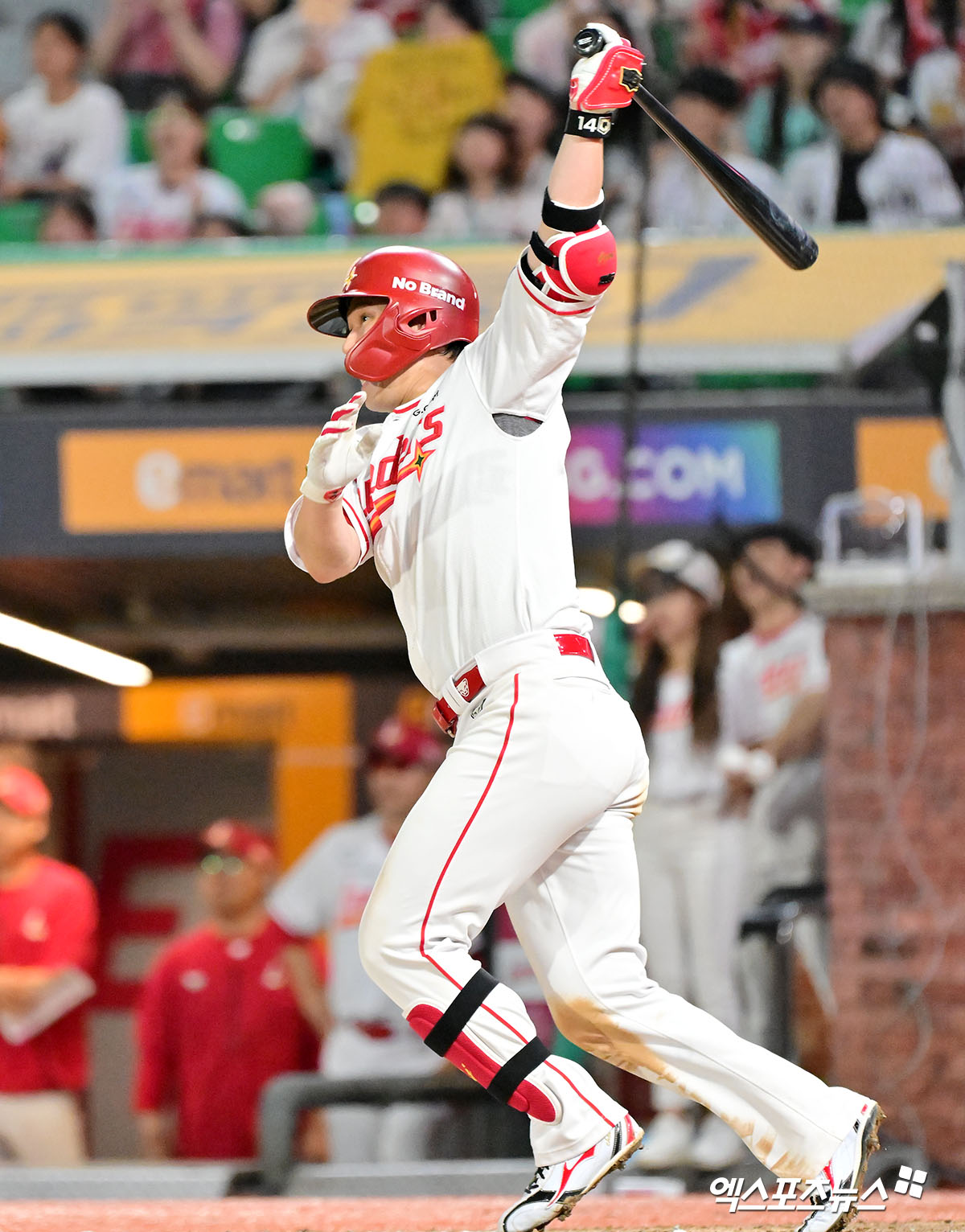 SSG 랜더스 중심타자 최정이 큰 부상을 피했다. SSG 구단은 22일 