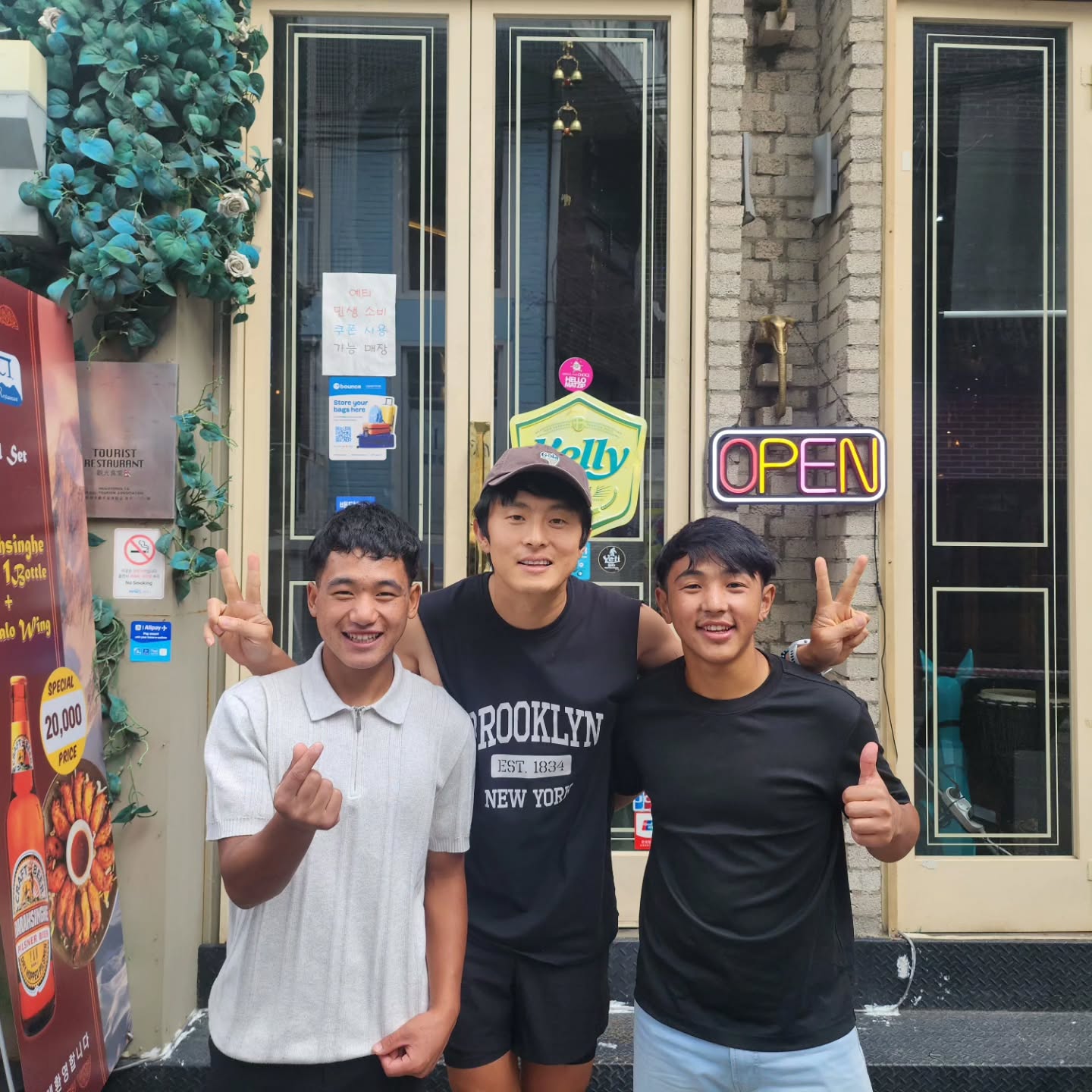 '태계일주'로 인연을 쌓은 기안84와 타망, 라이가 한국에서 재회했다. 사진=기안84 인스타그램 캡쳐