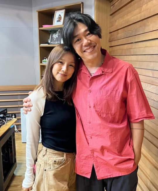 '완벽한 하루' 스튜디오에서의 이상순, 이효리 부부. 사진=MBC FM4U