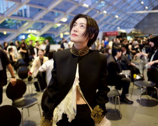 심은경의 '왕자님 룩'이 '부국제'를 빛냈다. 사진=부산국제영화제, 팡파레