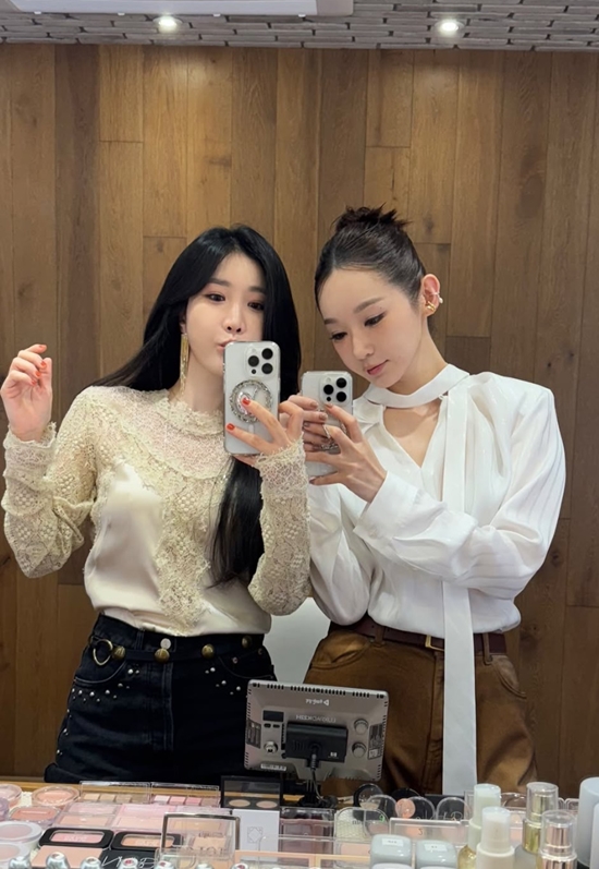 다비치 이해리, 강민경의 다정한 모습. 사진=이해리 계정