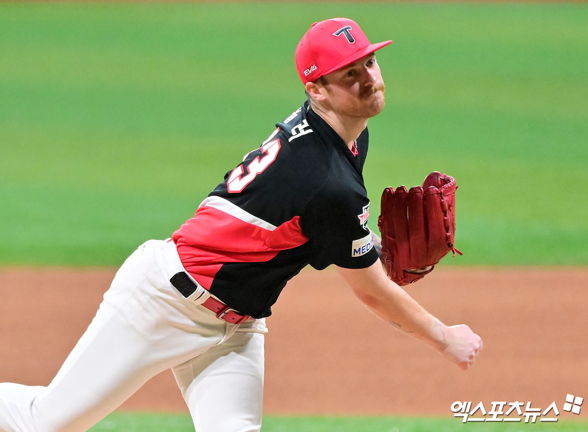 KIA 타이거즈 외국인 투수 아담 올러가 24일 서울 고척스카이돔에서 열린 2025 신한 SOL Bank KBO리그 키움 히어로즈와의 팀 간 16차전에 선발등판, 6이닝 무실점으로 승리투수가 됐다. 사진 엑스포츠뉴스 DB