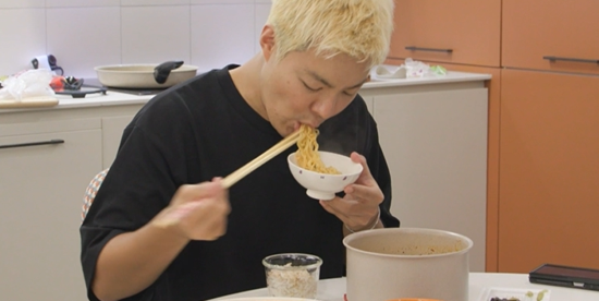 강남이 초고열량 식단을 선보인다. 사진=MBC