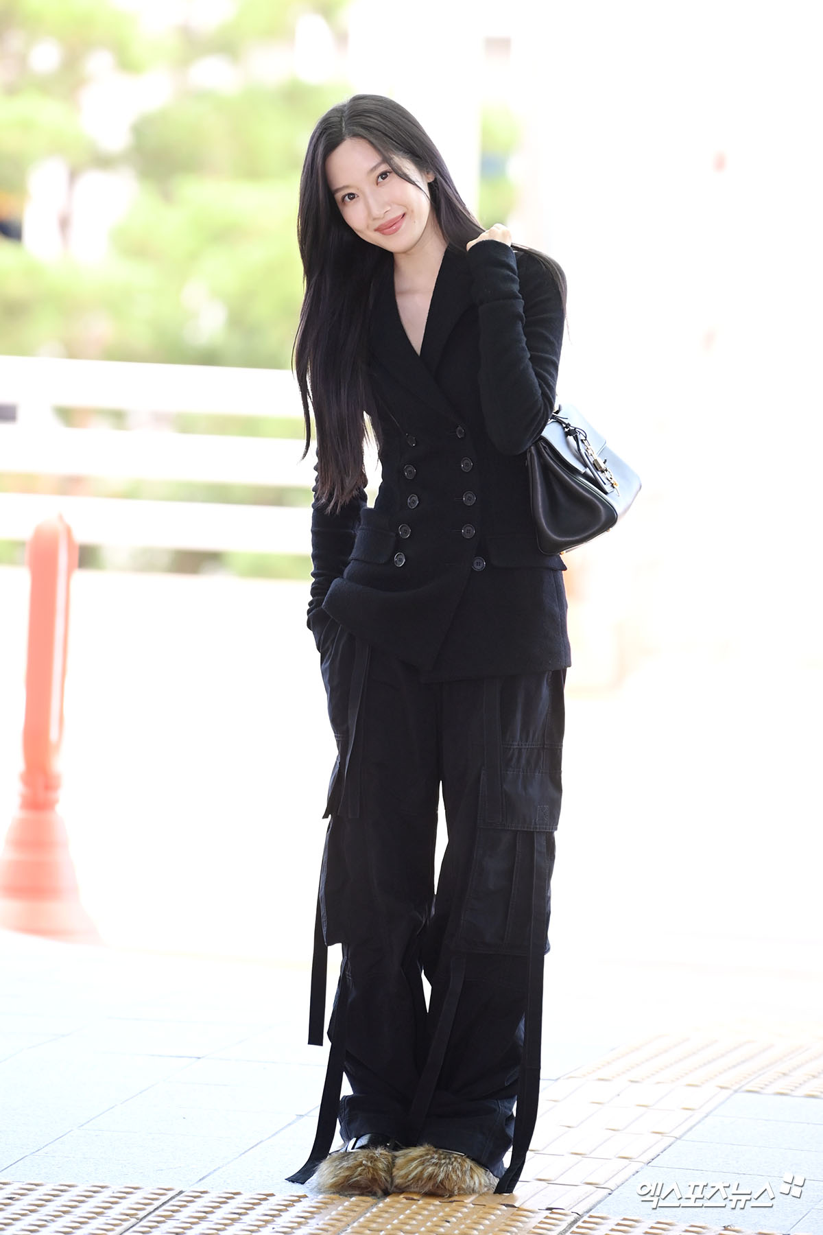 문가영 '45도 고개짓'